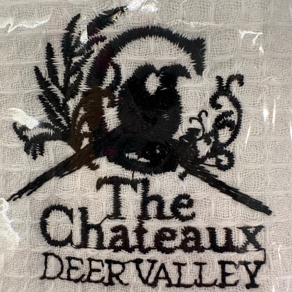 New in bag THE CHATEAUX DEER VALLEY SLIPPERS -OS - Picture 2 of 4